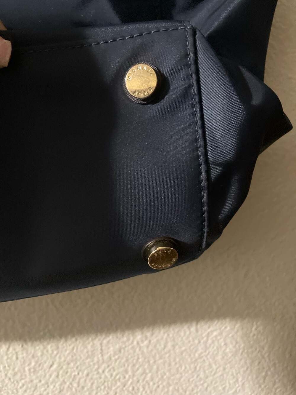 Michael Kors Kelsey Large Nylon Tote Bag (Model 30S9G02T7C) - Picture 3 of 6